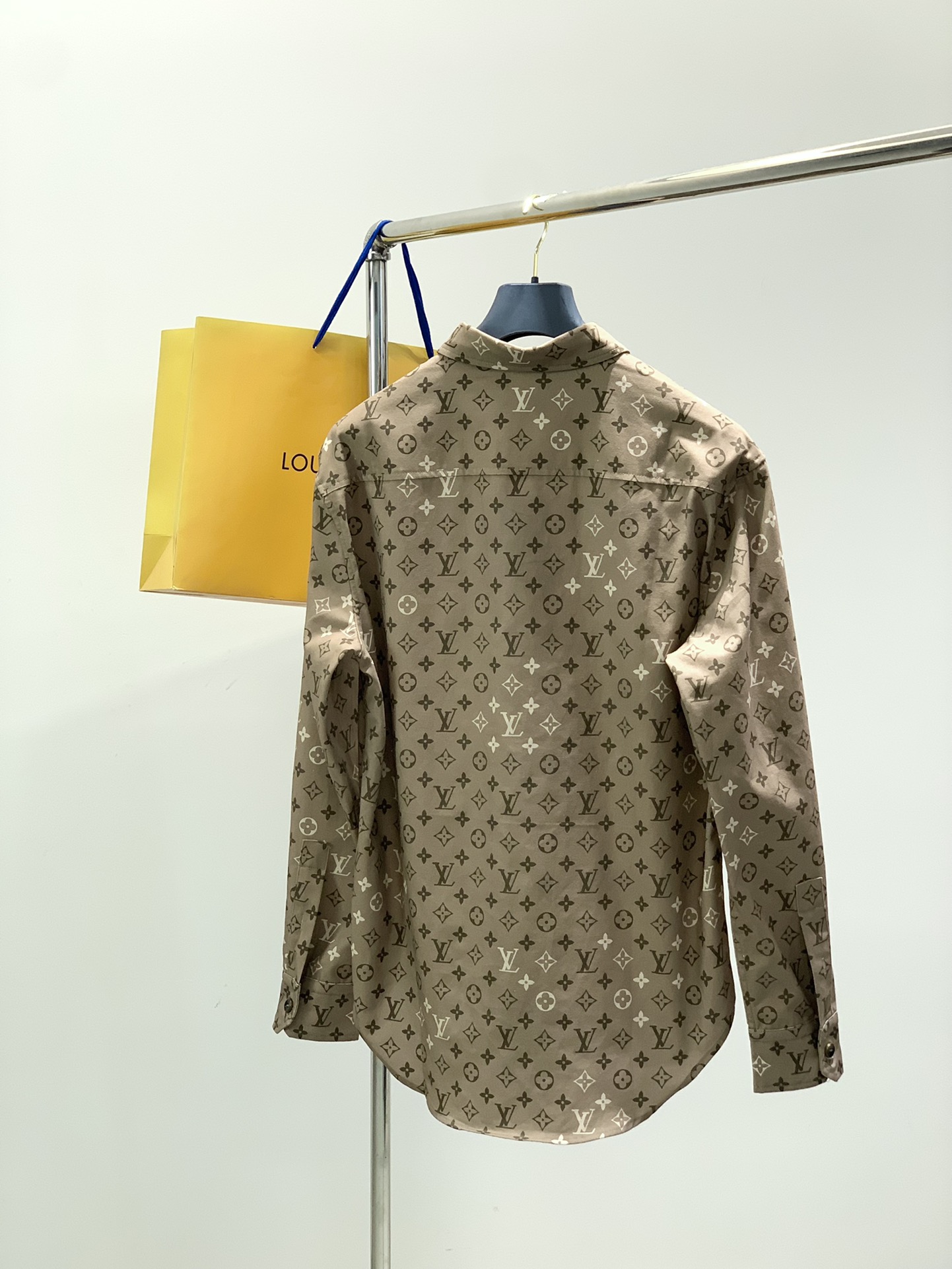 ，LouisVuitton 路易威登，2025秋季最新款，专柜同步有售，原单狠货，时尚休闲长袖衬衫外套，