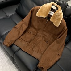 ,miu miu 2025冬季最新品,专柜同步有售,原单狠货,时尚休闲➕薄棉外套,进口原版面料,上身舒适 ,miu miu 2025冬季最新品,专柜同步有售,原单狠货,时尚休闲➕薄棉外套,进口原版面料,上身舒适