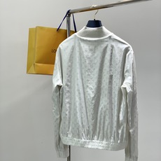 ,LouisVuitton 路易威登,2025秋季最新款,专柜同步有售,原单狠货,时尚休闲两面穿连帽外套 ,LouisVuitton 路易威登,2025秋季最新款,专柜同步有售,原单狠货,时尚休闲两面穿连帽外套