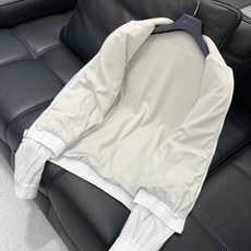 ,LouisVuitton 路易威登,2025秋季最新款,专柜同步有售,原单狠货,时尚休闲两面穿连帽外套 ,LouisVuitton 路易威登,2025秋季最新款,专柜同步有售,原单狠货,时尚休闲两面穿连帽外套