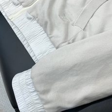 ,LouisVuitton 路易威登,2025秋季最新款,专柜同步有售,原单狠货,时尚休闲两面穿连帽外套 ,LouisVuitton 路易威登,2025秋季最新款,专柜同步有售,原单狠货,时尚休闲两面穿连帽外套