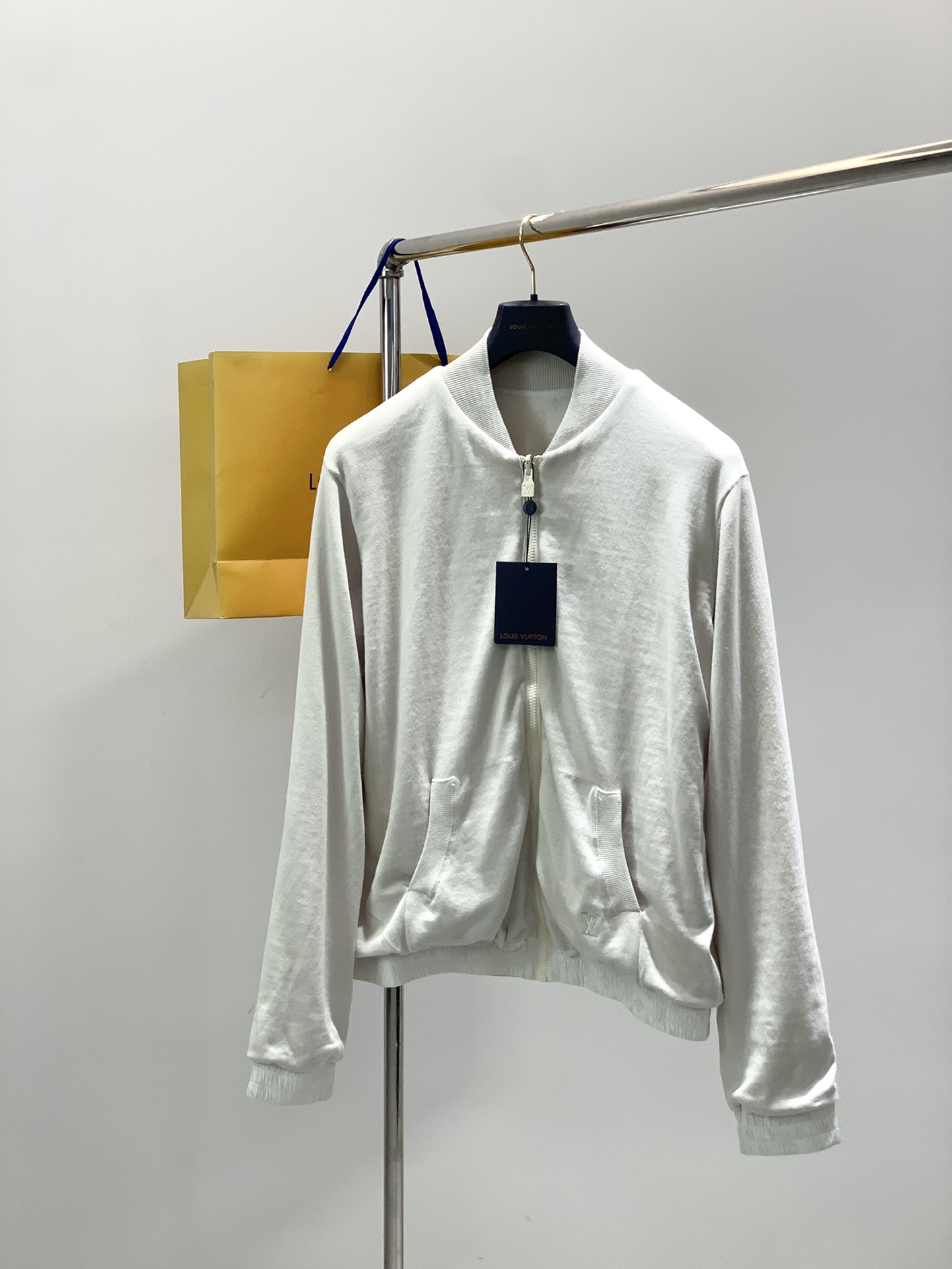 ，LouisVuitton 路易威登，2025秋季最新款，专柜同步有售，原单狠货，时尚休闲两面穿连帽外套