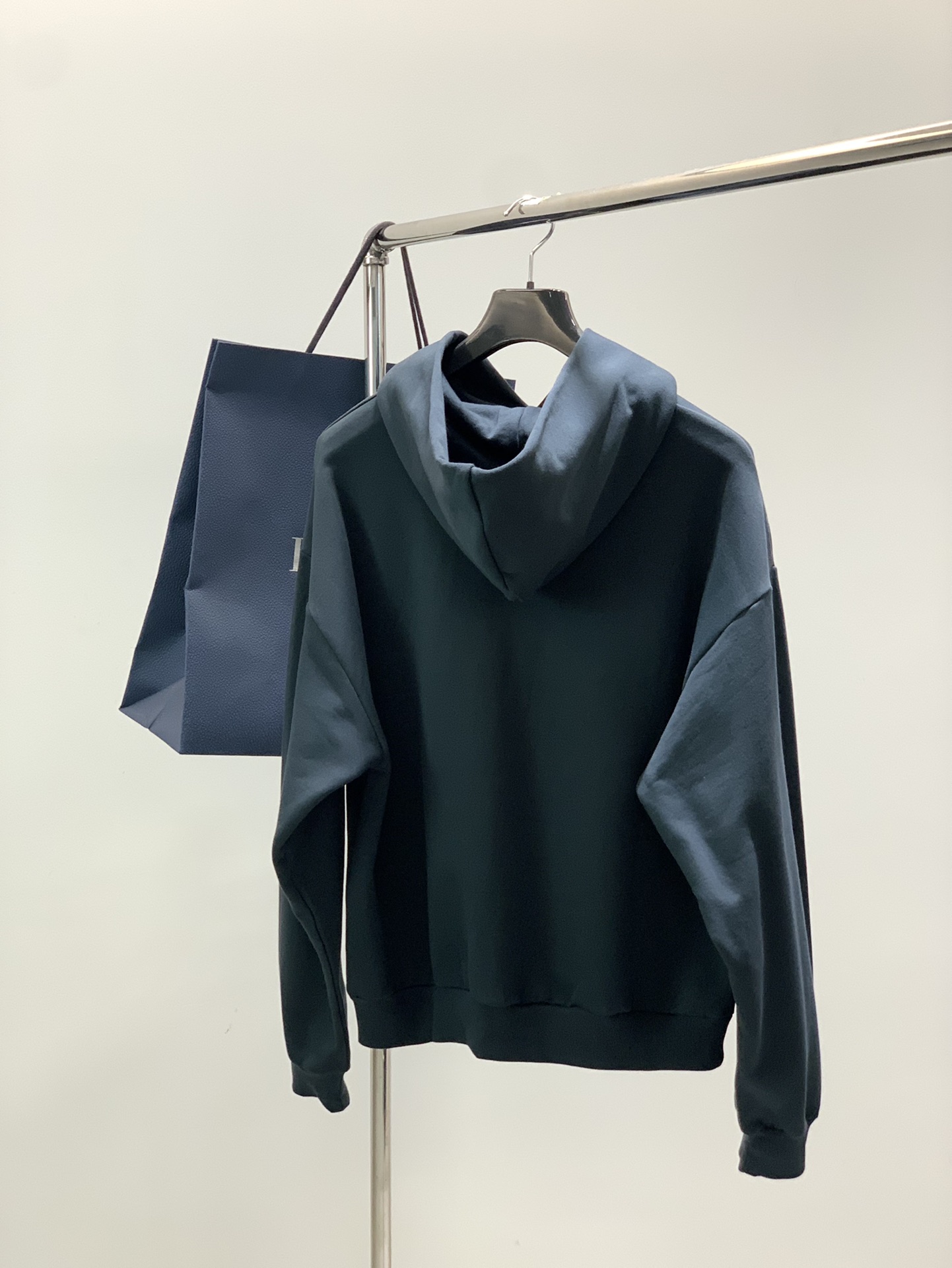 ，Dior 迪奥， 2025秋冬新品，专柜同步有售，简约时尚休闲➕绒连帽卫衣，原版进口面料，舒适透气，精