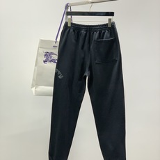 ,Burberry 巴宝莉,2025秋季最新品,专柜同步有售,原单狠货,时尚休闲裤,进口原版面料,上身舒 ,Burberry 巴宝莉,2025秋季最新品,专柜同步有售,原单狠货,时尚休闲裤,进口原版面料,上身舒