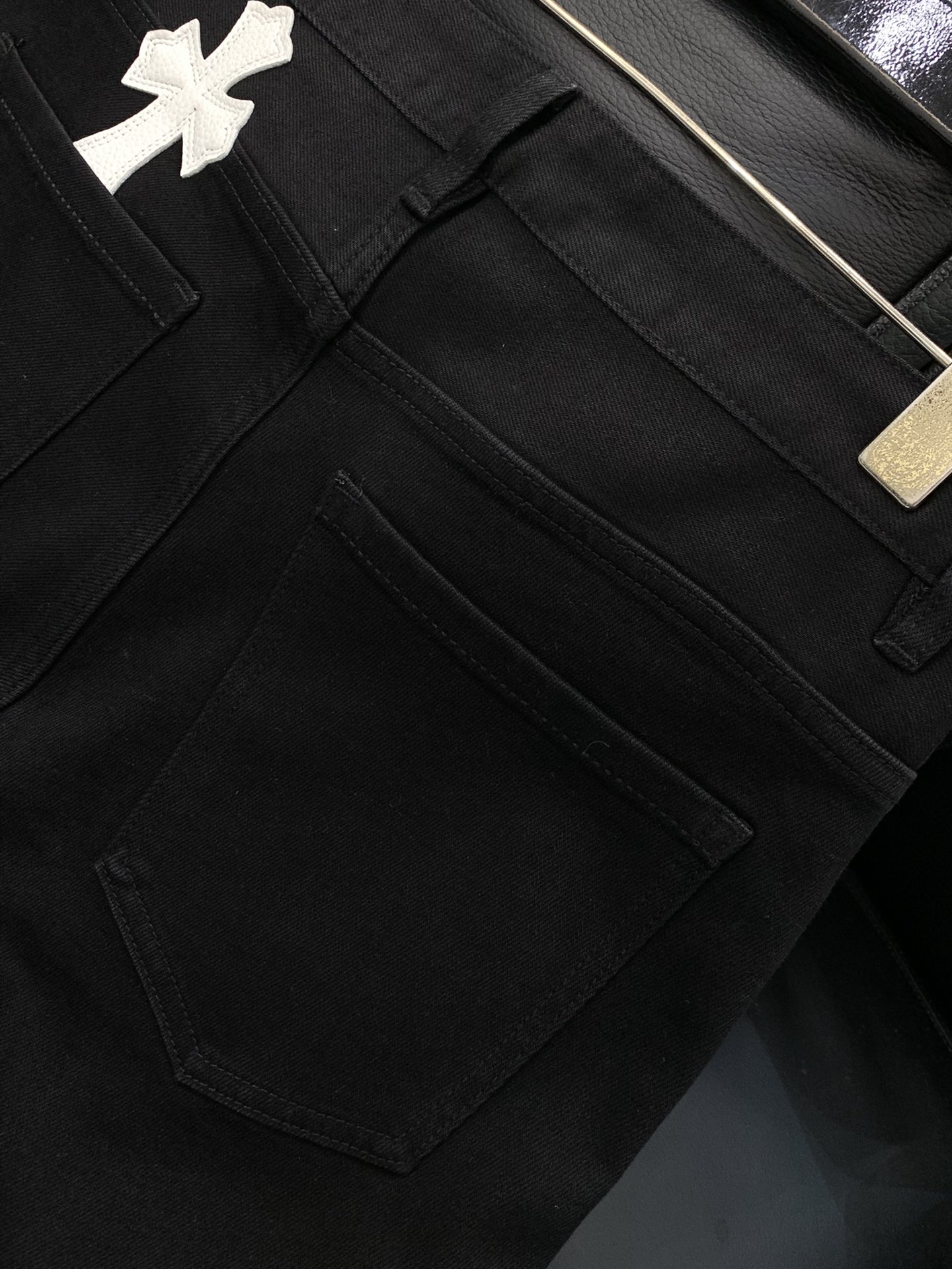 ，Chrome Hearts 克罗心，2025秋季新品，专柜同步有售，原单狠货，时尚休闲水洗牛仔裤，采用