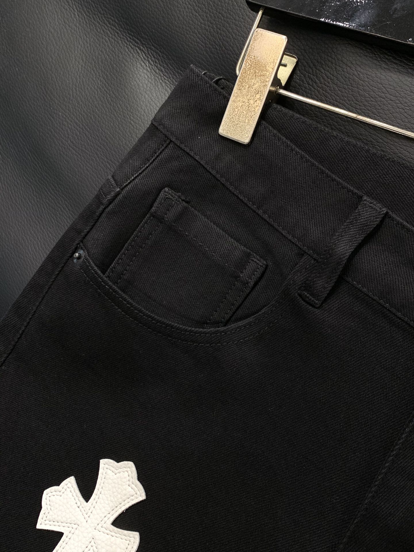 ，Chrome Hearts 克罗心，2025秋季新品，专柜同步有售，原单狠货，时尚休闲水洗牛仔裤，采用