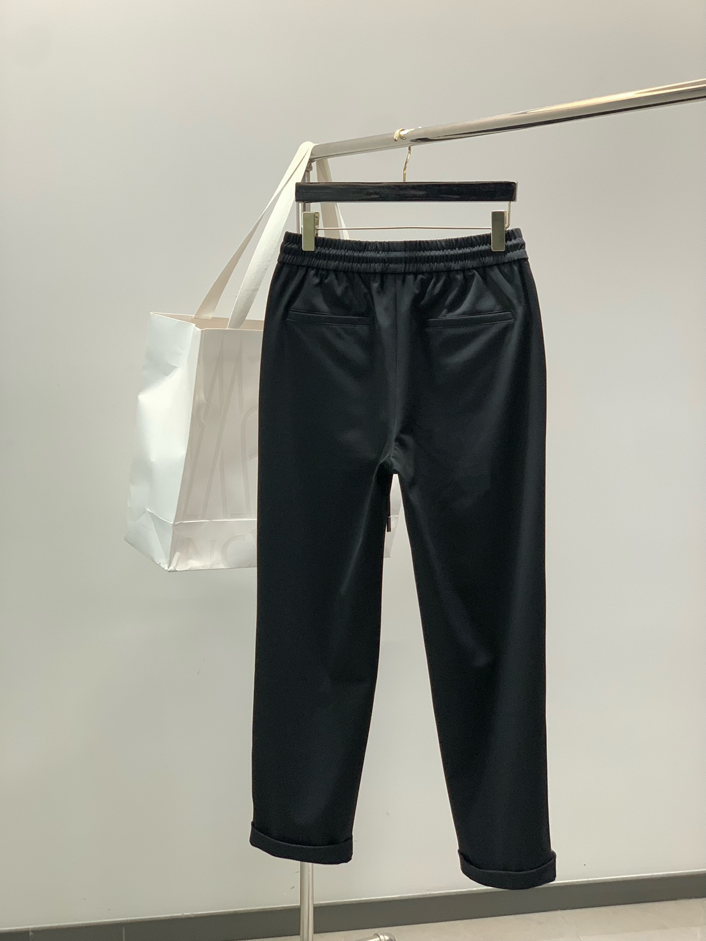 ，Moncler 蒙口，2025秋冬最新品，专柜同步有售，原单狠货，时尚休闲裤，采用进口原版面料，顶级刺