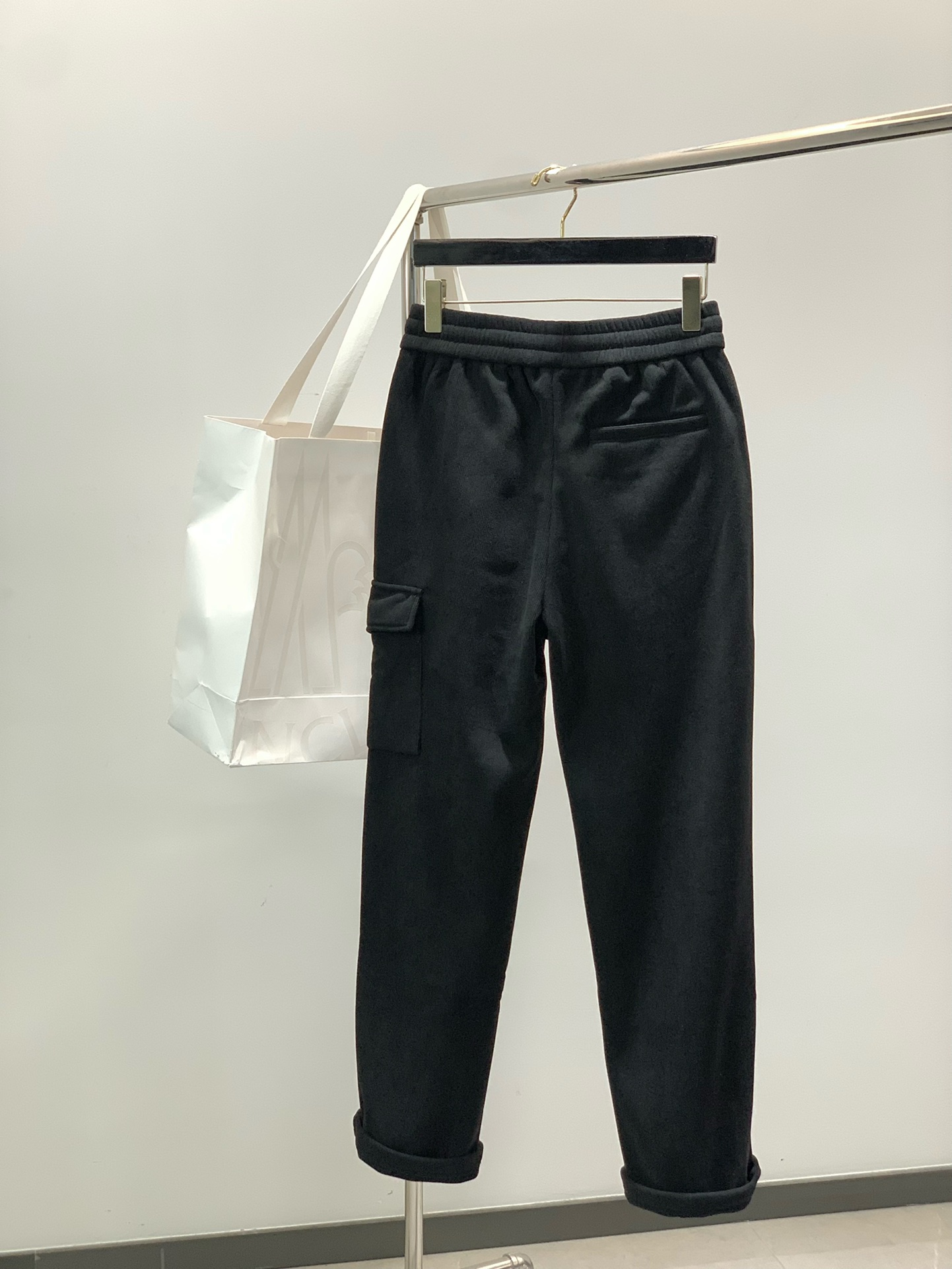 ，Moncler 蒙口，2025冬季最新品，专柜同步有售，原单狠货，时尚休闲➕绒长裤，采用进口原版面料，