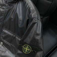 ,石头岛 复杂的工艺,考究的细节。同步最新工装系Stone 石头男士ComPass 系列徽章工装裤。细节 ,石头岛 复杂的工艺,考究的细节。同步最新工装系Stone 石头男士ComPass 系列徽章工装裤。细节