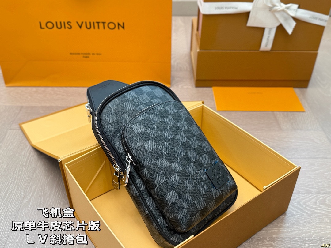 4️⃣色 飞机盒原单牛皮芯片版 路易威登LV斜挎包 经典中的经典 可可爱爱 日常带出门毫无压力且非常时髦喔~ 尺寸16 24