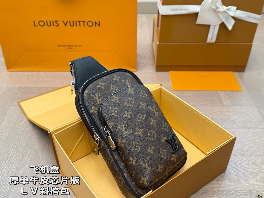 4️⃣色 飞机盒原单牛皮芯片版 路易威登LV斜挎包 经典中的经典 可可爱爱 日常带出门毫无压力且非常时髦喔~ 尺寸16 24