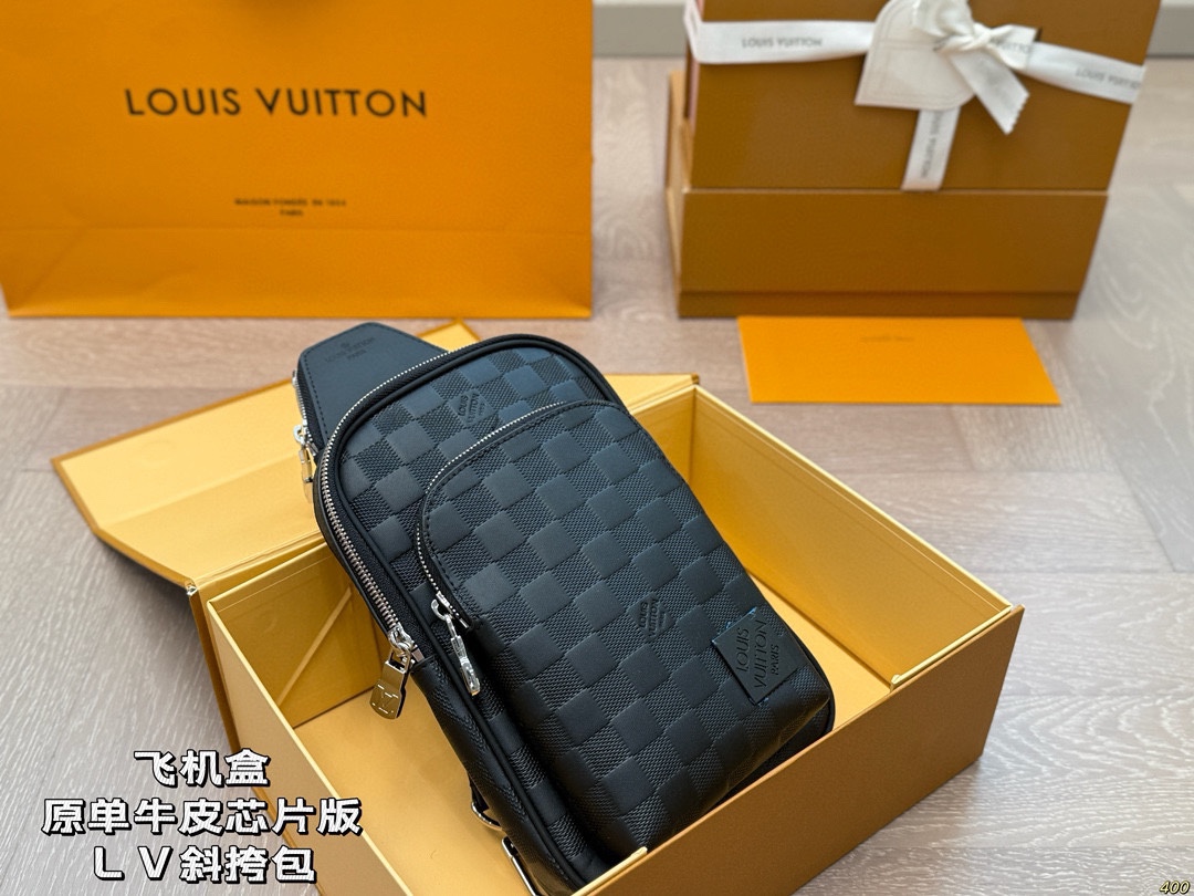 4️⃣色 飞机盒原单牛皮芯片版 路易威登LV斜挎包 经典中的经典 可可爱爱 日常带出门毫无压力且非常时髦喔~ 尺寸16 24