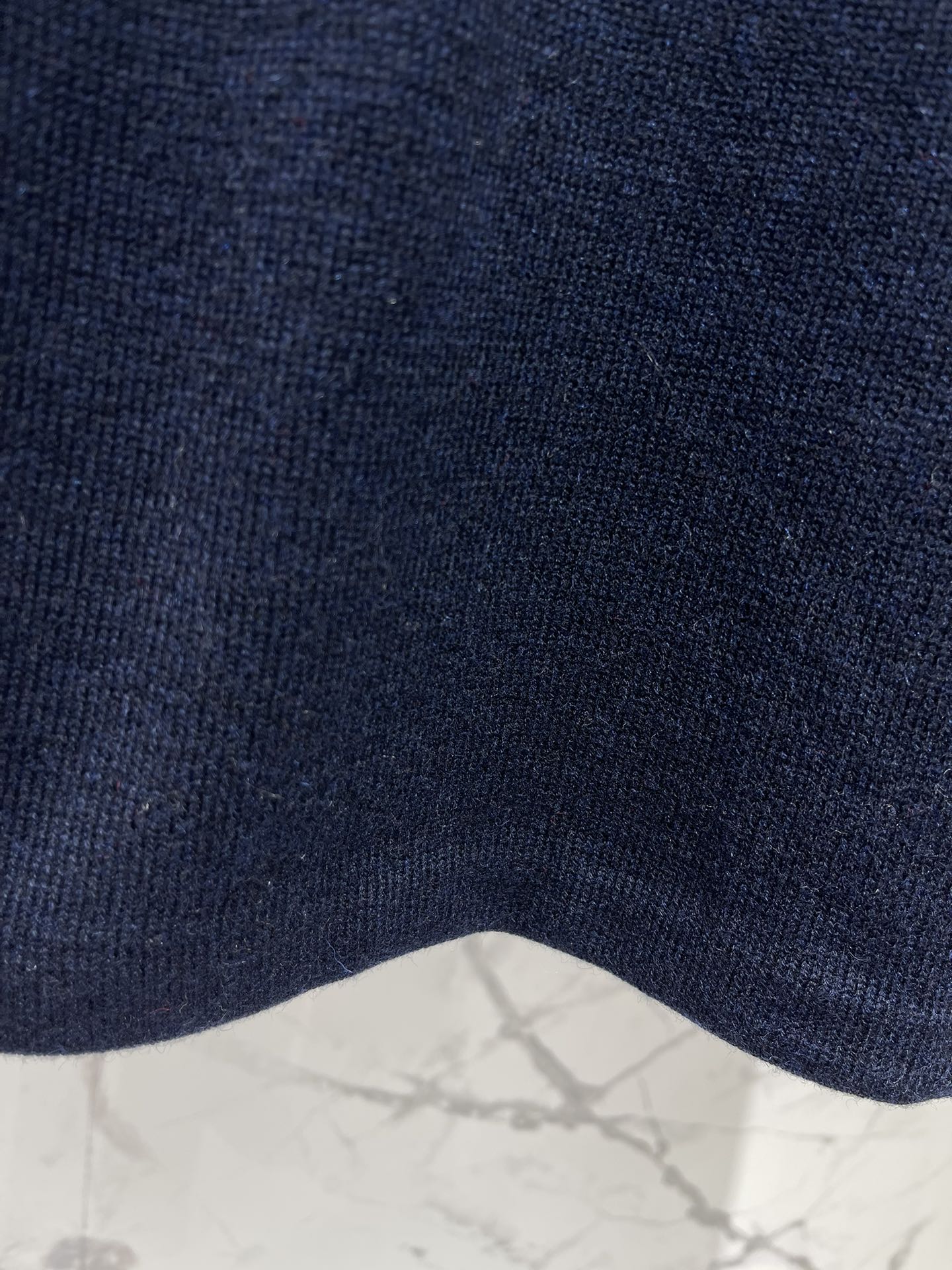 𝗠𝗜𝗨𝗠𝗜𝗨* 谬家新款翻领斜拉链长袖针织衫独特设计：翻领斜拉链，个性又吸睛针织衫最亮眼的地方就是它的翻