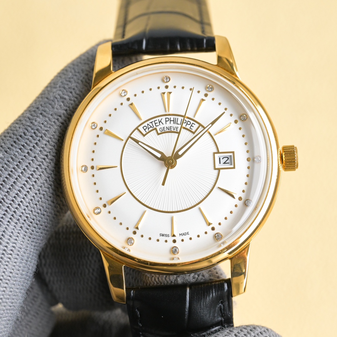 NO:532292,White Gold [TW's latest new hits in the year] Patek Philippe's highest-version watch in the market!  The TW watchmaker team took 12 months to carefully design, dared to be the first, broke through the multi-layer technical bottleneck, and strived for perfection!  [Case] ​​The latest exclusive pot cover glass material of the market, the dial is simple and extraordinary, the 12 scales are integrated with the glass, with a strong 3D three-dimensional feeling, ultra-thin craftsmanship, and a diameter of 40mm. [Movement] The watch uses the original imported Japanese 9015 movement, with a frequency of 28,800 times per hour, and zero rework quality. [Watch buckle] style and Italian cowhide make the wrist fit and comfortable, and the watch buckle is engraved with a classic logo, which is generous and classy. No one really owns Patek Philippe, but it is just kept for the next generation.,, patek philippe, cowhide19860909白 金【 TW 年最新新新爆款】百达翡丽 市场最高版本腕表！TW制表师团队历时12个月精心设计,敢为人先,突破多层技术瓶颈,力求完美！【表壳】市场独家最新锅盖玻璃材质,表盘简而不凡,12个刻度与玻璃融为一体,具有超强3D立体感,超薄工艺,直径40mm.【机芯】腕表采用日本原装进口9015机芯,每小时振频28800次,零返修质量.【表带扣】款式搭配意大利牛皮让手腕更贴合舒适,腕表表扣上面刻有经典标志,大方富有档次. 没有人真正拥有百达翡丽,只不过为下一代保管而已.,,patek philippe,cowhide,Watch