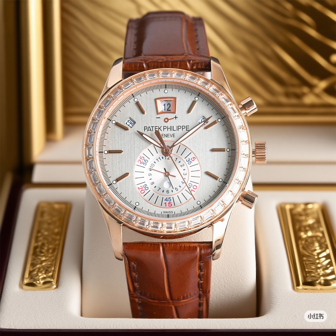 NO:532316,White Gold Diamond 50 TWFactory wall crack recommendation, heavy money to create a classic timepiece] - Patek Philippe complex function series 5905R-010 is now available, the first Nautilus complex watch launched so far, creating a casual sports watch with super complex technology. 1 Small body panels have the following functions: 12 o'clock calendar function 10 o'clock week function 2 o'clock week function 6 o'clock 24 hours. All functions can be used normally. 2 movement adopts a replica Cal.240 automatic winding movement, which perfectly interprets the functions while realizing the appearance. 3 The independent watchmaker of the modification master participates in the customization of the modified dial color, giving the unique watch an interesting soul!  Craftsmanship masterpieces welcome to taste it!  ,19860909白 金 钻50 TWFactory墙裂推荐 重金打造经典时计】——百达.翡丽复杂功能系列5905R-010重磅登场,迄今推出的首款Nautilus复杂腕表,以超复杂的工艺技术打造休闲运动腕表. 1小身板大能量尽揽以下功能∶12点位日历功能 10点位星期功能 2点位星期功能 6点位24小时.所有功能都可正常使用. 2机芯采用复刻版Cal.240自动上链机芯,在实现外观的逼真前提下,功能一并完美诠释. 3改装大师独立制表人,倾情参与定制改装表盘颜色,给予独一无二的腕表增添有趣的灵魂！ 匠心力作 欢迎各位表友品鉴！,,Watch