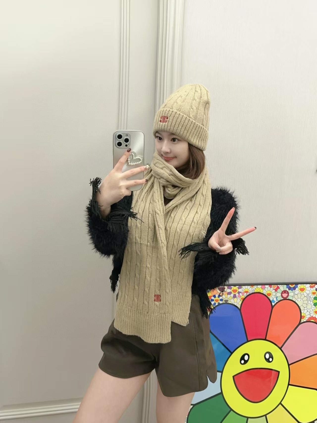 NO:554507,CELINE Xiaohongshu popular style, official website new classic suit hat!  Hat and scarf!  It feels great in hand!  It’s warm and super comfortable. This winter, all you need is a hat set like this. It’s warm and fashionable!  Welcome to choose!! Suit, suit, celine, celine, hats19860909赛琳CELINE 小红书爆款,官网新品经典套装帽子！帽子围巾！手感一级棒！暖暖哒超级舒服～这个冬天你就差这么一套装帽子啦～又保暖又时尚！欢迎选择!!套装,套装,celine,celine,hats,accessory