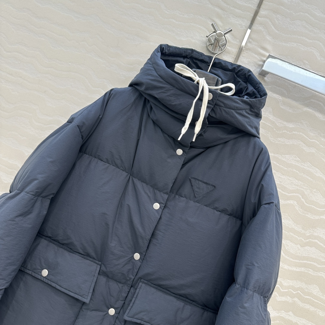 独家首发❤️高端原单品质PR长期主义秋冬新品，行走的面包服！原版开发面料廓形羽绒服，时髦精必入最佳版型！