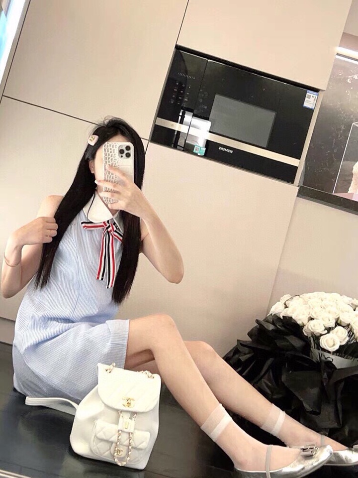 THOM BROWNE 汤姆布朗 TB女款🌺高版本纯棉泡泡条纹学院风连体娃娃裙  码数：0～2 （下单请