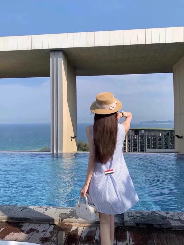 THOM BROWNE 汤姆布朗 TB女款🌺高版本纯棉泡泡条纹学院风连体娃娃裙  码数：0～2 （下单请