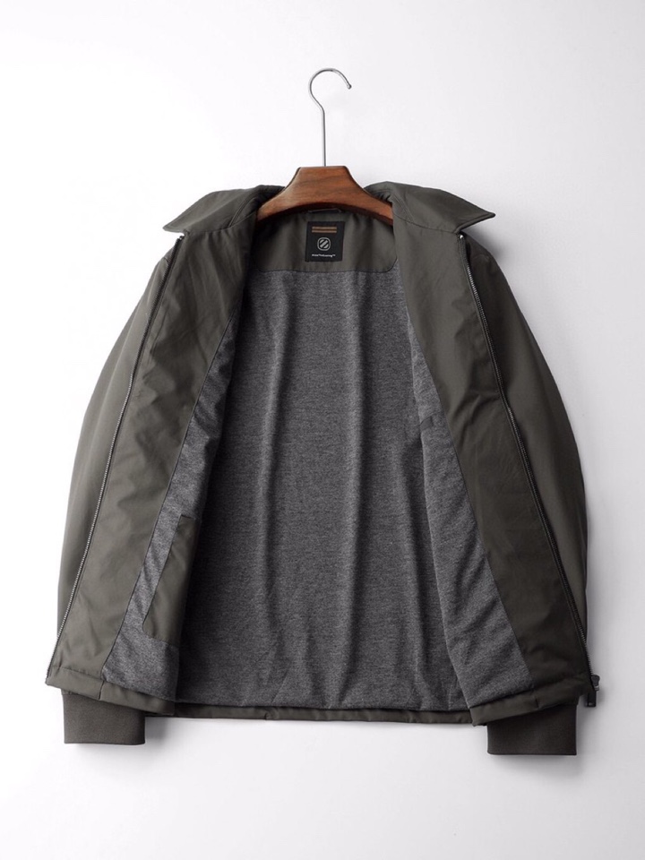 Ermenegildo Zegna 杰尼亚2025 杰尼亚翻领经典新款翻领夹克外套\n颜色：灰绿 藏青 