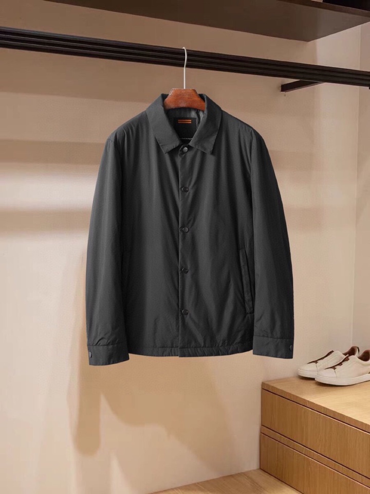 Ermenegildo Zegna 杰尼亚薄棉翻领夹克外套\n颜色：黑色 藏青 \n码数：M-3 xl(