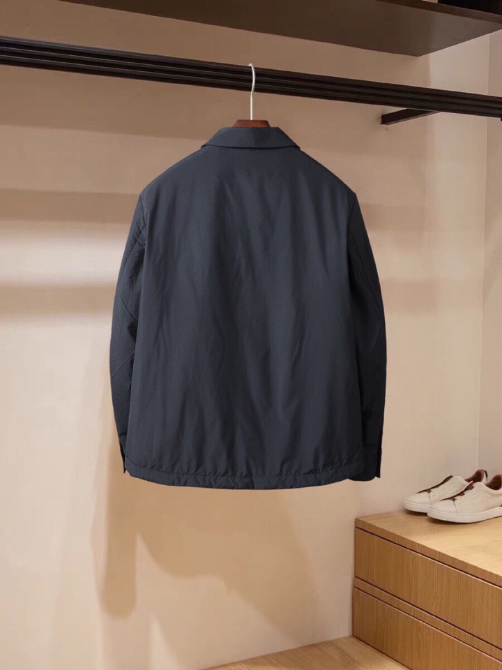 Ermenegildo Zegna 杰尼亚薄棉翻领夹克外套\n颜色：黑色 藏青 \n码数：M-3 xl(