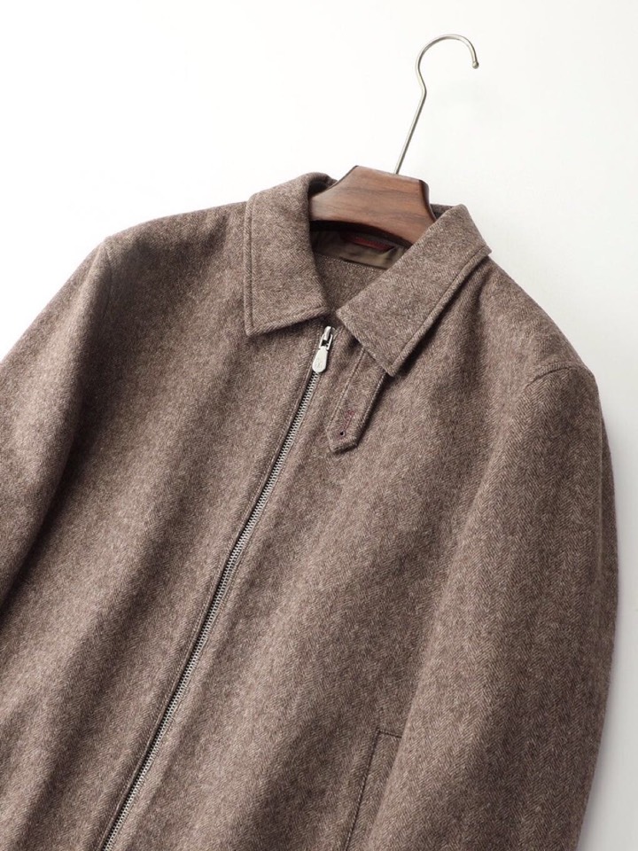 Brunello Cucinelli BC羊绒翻领夹克经典夹克外套，这个品牌低调奢华的风格，顶级的面料和