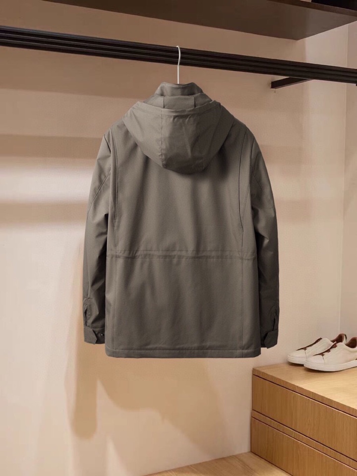 Loro Piana 诺悠翩雅lP🆕 官网秋冬火爆经典款连帽夹克外套，帽子可脱卸\n颜色：黑色，咖色\n