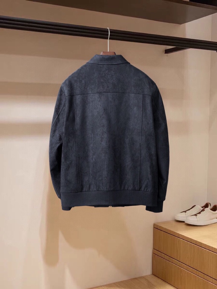 Loro Piana 诺悠翩雅lP🆕 秋冬火爆经典麂皮绒翻领款夹克外套\n颜色：红咖，卡其，藏青\n码数