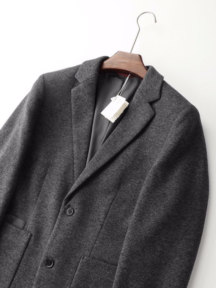 Brunello Cucinelli 2025秋冬款西装外套，西服是BC的主打产品之一，这个品牌西服羊绒