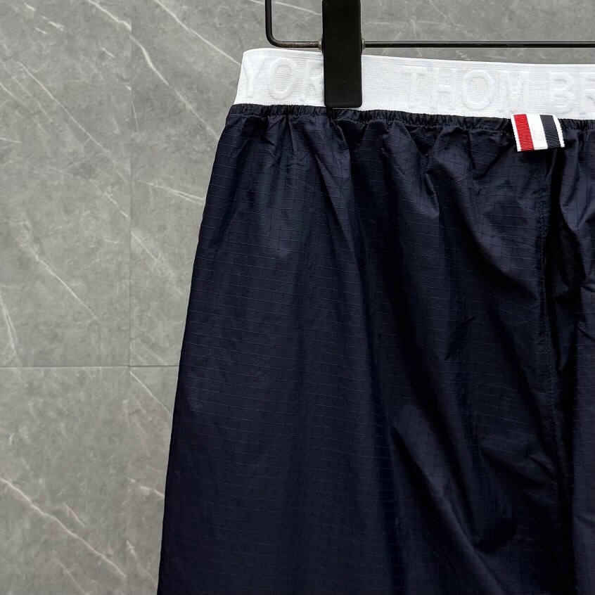 THOM BROWNE 汤姆布朗 TB暗格纹秋冬薄款四杠休闲裤 19.25.15码数：1-4  颜色：灰