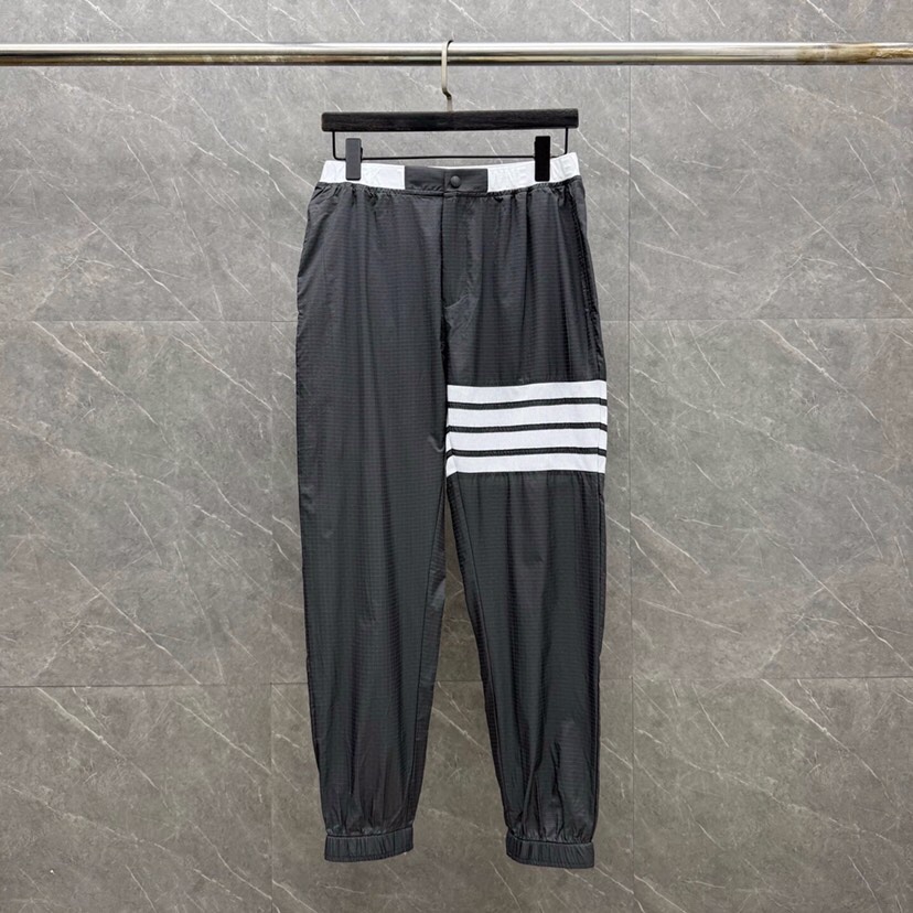 THOM BROWNE 汤姆布朗 TB暗格纹秋冬薄款四杠休闲裤 19.25.15码数：1-4  颜色：灰