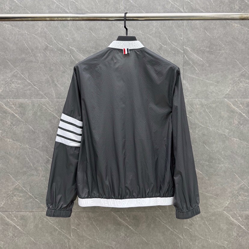 THOM BROWNE 汤姆布朗 TB 暗格纹秋冬薄款四杠休闲夹克  码数：1-4  颜色：灰、蓝（下单