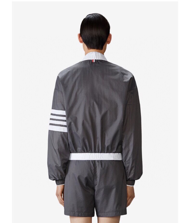 THOM BROWNE 汤姆布朗 TB 暗格纹秋冬薄款四杠休闲夹克  码数：1-4  颜色：灰、蓝（下单