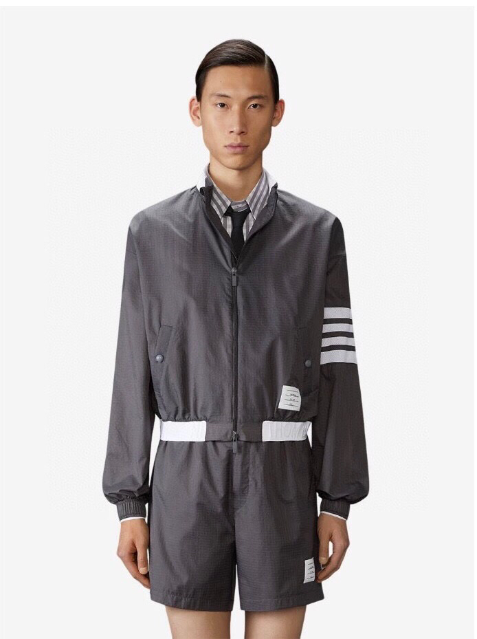 THOM BROWNE 汤姆布朗 TB 暗格纹秋冬薄款四杠休闲夹克  码数：1-4  颜色：灰、蓝（下单