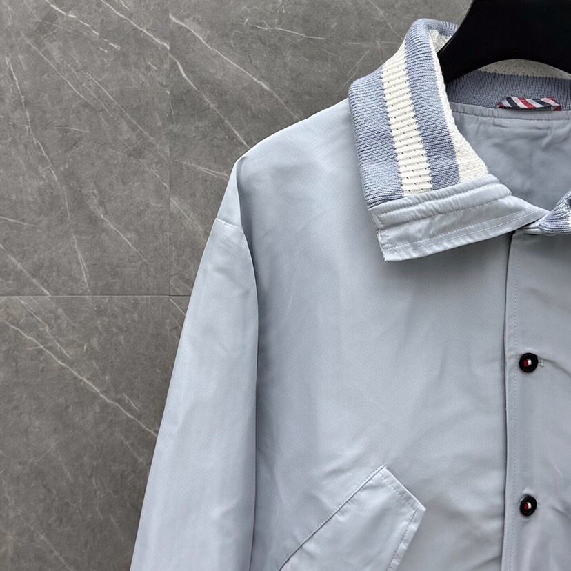 THOM BROWNE 汤姆布朗 TB明星成毅同款休闲夹克  码数：1-4  颜色：灰、蓝（下单请报身高