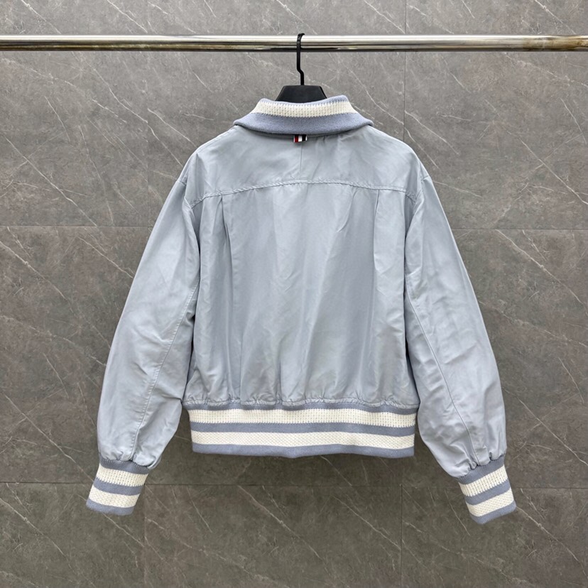 THOM BROWNE 汤姆布朗 TB明星成毅同款休闲夹克  码数：1-4  颜色：灰、蓝（下单请报身高
