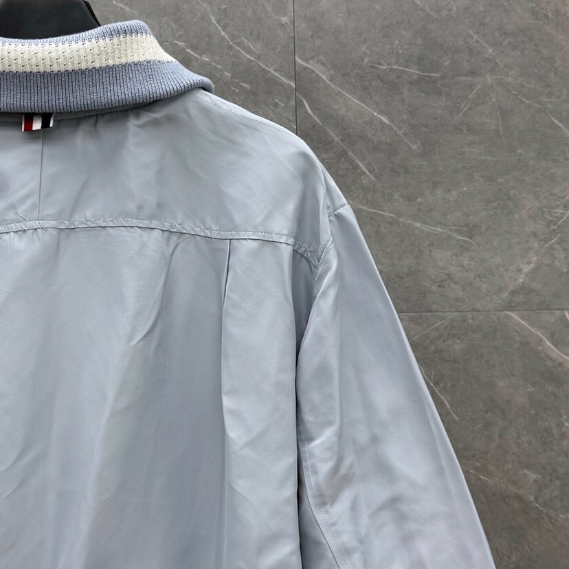 THOM BROWNE 汤姆布朗 TB明星成毅同款休闲夹克  码数：1-4  颜色：灰、蓝（下单请报身高