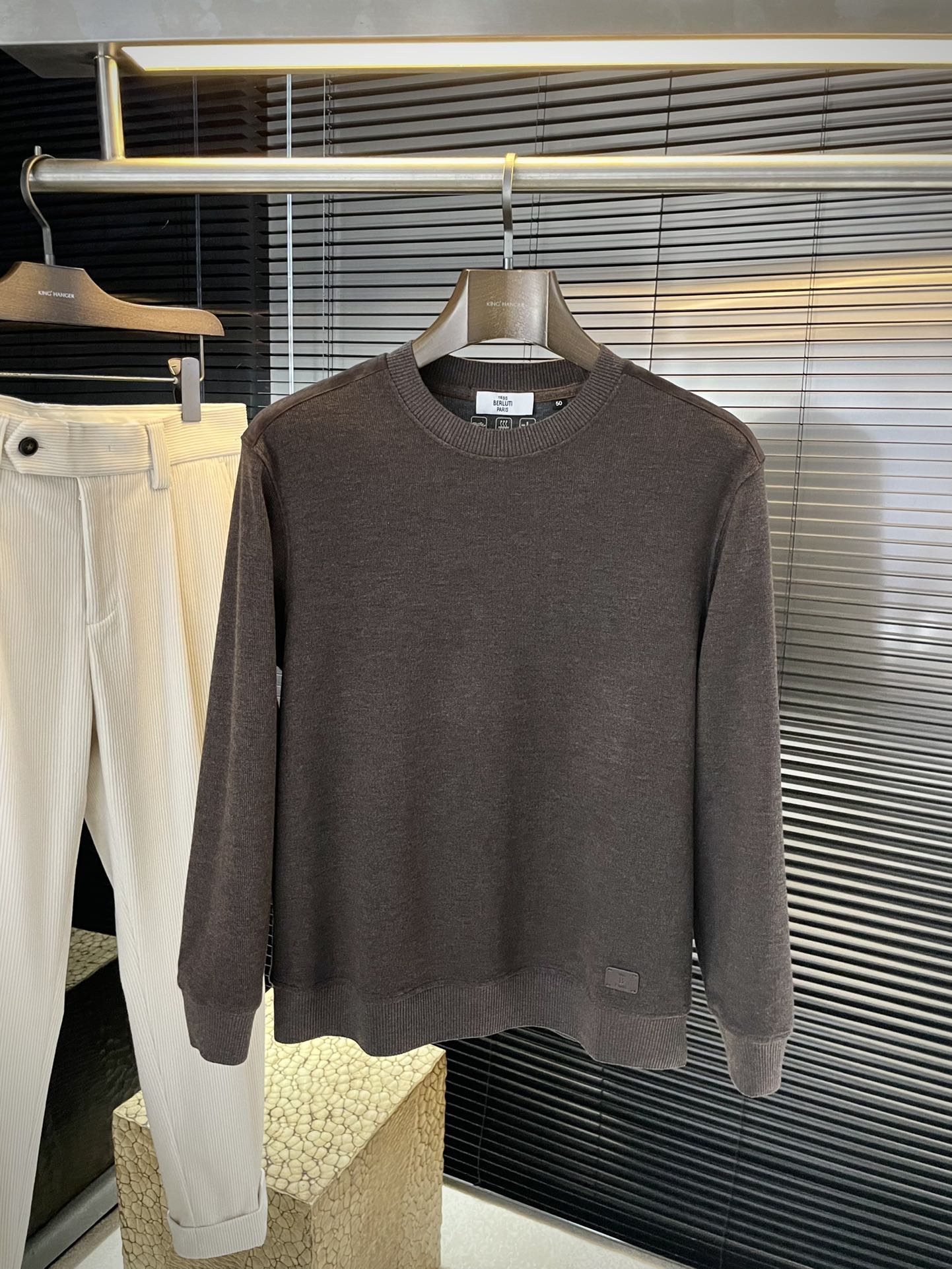 NO:545659,P BERLUTI (Bruti) new autumn style, the latest hoodie for the counter, the original style is casual and versatile, casual and lazy, customized original wool acrylic fabric, full of comfort. High-end and atmospheric, does the smell of autumn have? First choice. Code M-3XL Purchase Level..., hoodie, sweatshirts, alexander wang19860909P  BERLUTI（布鲁提）秋季新款,专柜最新卫衣 原版版型上身休闲百搭、随性慵懒范,定制原版绵羊毛腈纶面料,舒适感爆棚.高端大气,秋天的味道有没有,首选 .码数 M-3XL 代购级别……,,hoodie,sweatshirts,alexander wang,Men's clothing