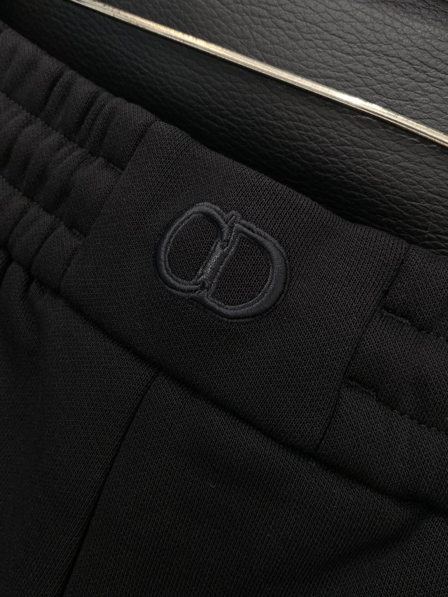 ，Dior 迪奥， 2025冬季新品，专柜同步有售，简约时尚➕绒休闲裤，原版进口面料，舒适透气，顶级刺绣