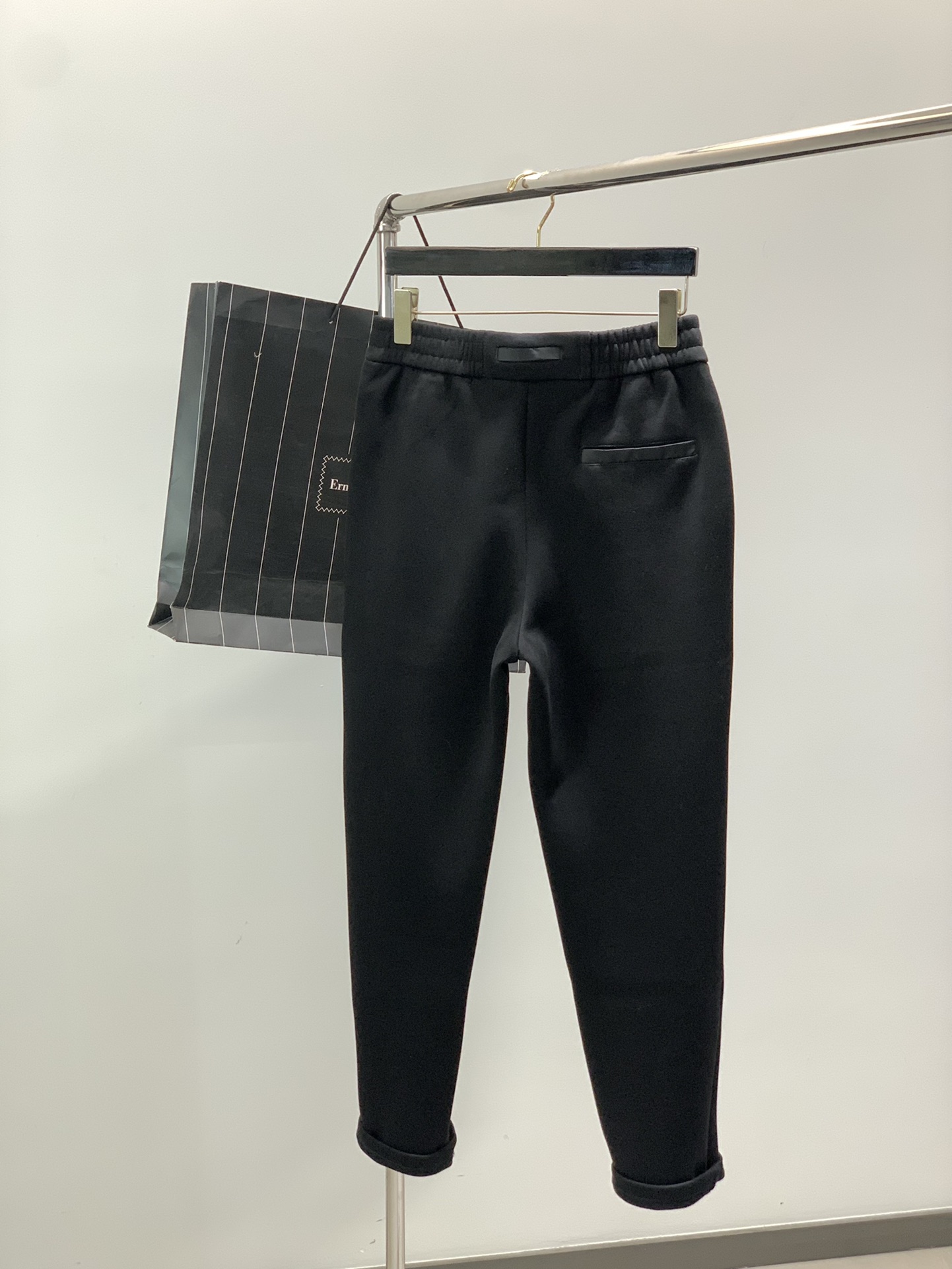 ，Zegna 杰尼亚，2025冬季最新品，专柜同步有售，原单狠货，时尚休闲➕绒长裤，进口原版面料，上身舒