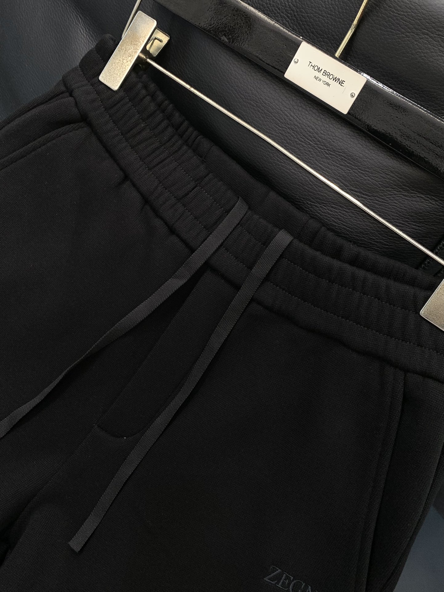 ，Zegna 杰尼亚，2025冬季最新品，专柜同步有售，原单狠货，时尚休闲➕绒长裤，进口原版面料，上身舒