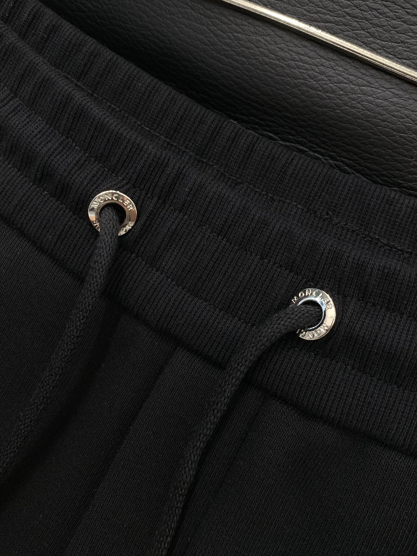 ，Moncler 蒙口，2025冬季最新品，专柜同步有售，原单狠货，时尚休闲➕绒长裤，采用进口原版面料，