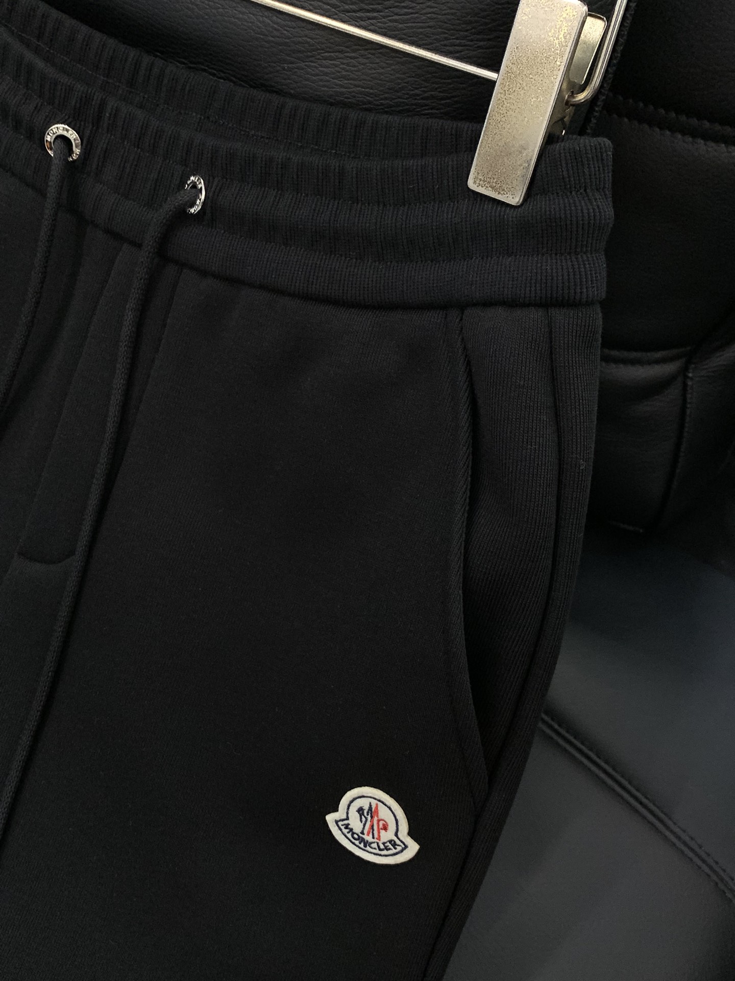 ，Moncler 蒙口，2025冬季最新品，专柜同步有售，原单狠货，时尚休闲➕绒长裤，采用进口原版面料，