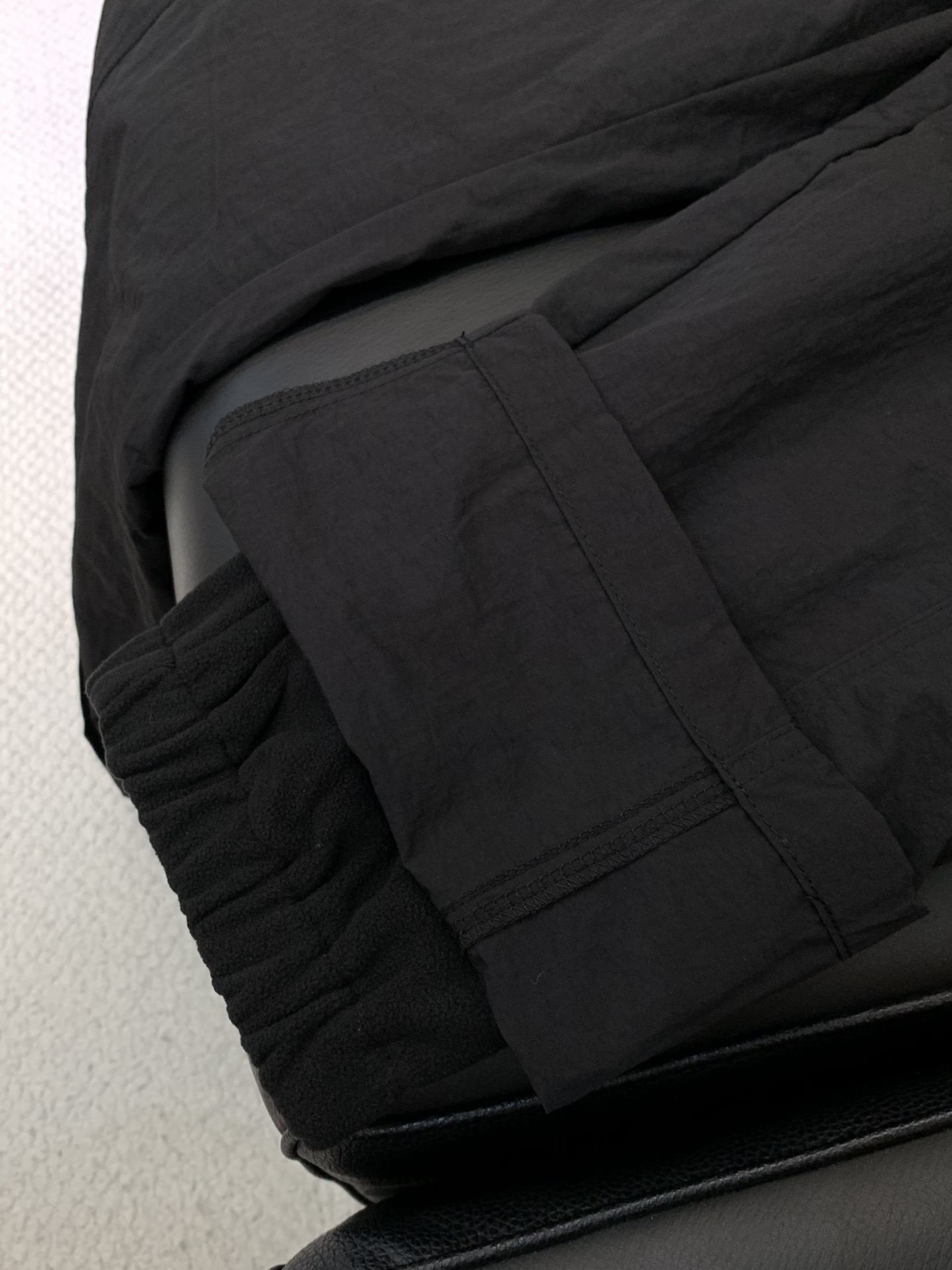 ，Moncler 蒙口，2025冬季最新品，专柜同步有售，原单狠货，时尚休闲➕绒双层长裤，采用进口原版面