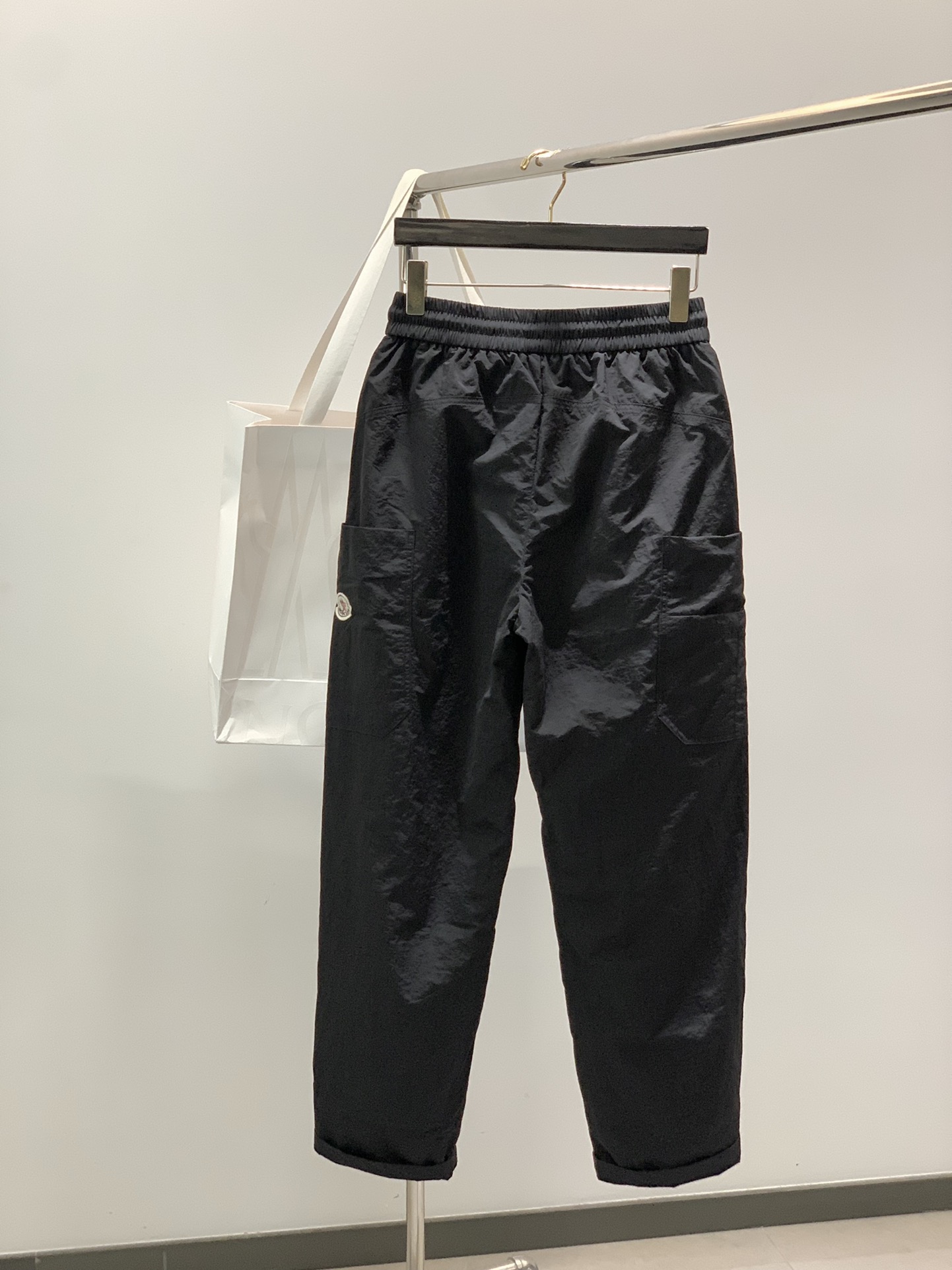，Moncler 蒙口，2025冬季最新品，专柜同步有售，原单狠货，时尚休闲➕绒双层长裤，采用进口原版面