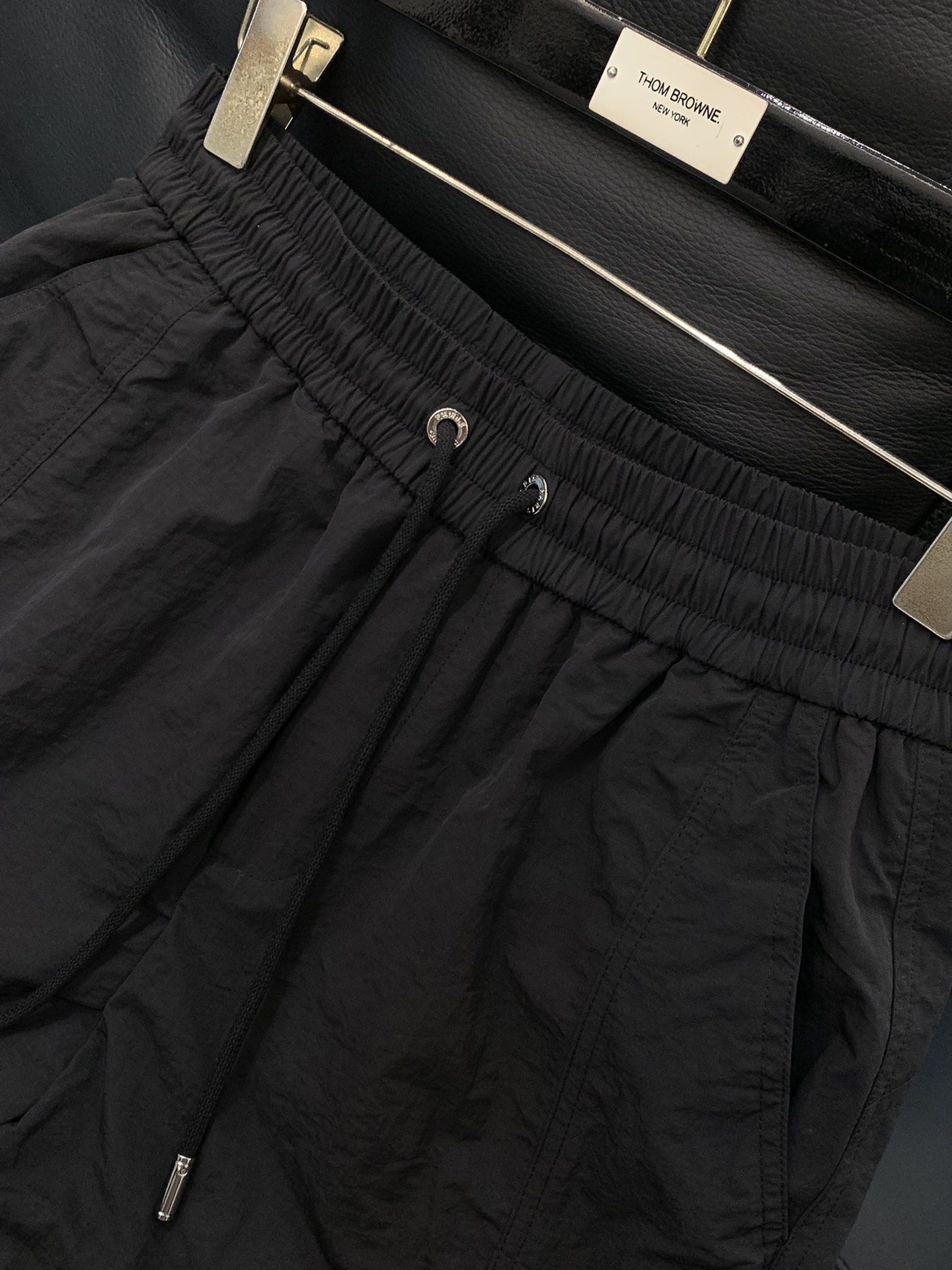，Moncler 蒙口，2025冬季最新品，专柜同步有售，原单狠货，时尚休闲➕绒双层长裤，采用进口原版面