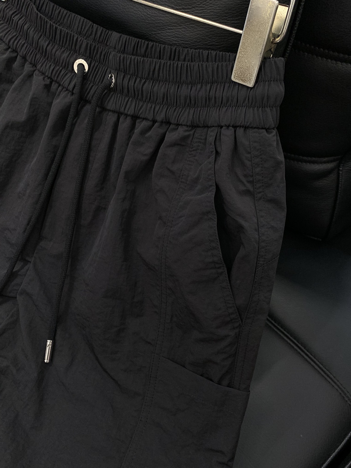 ，Moncler 蒙口，2025冬季最新品，专柜同步有售，原单狠货，时尚休闲➕绒双层长裤，采用进口原版面