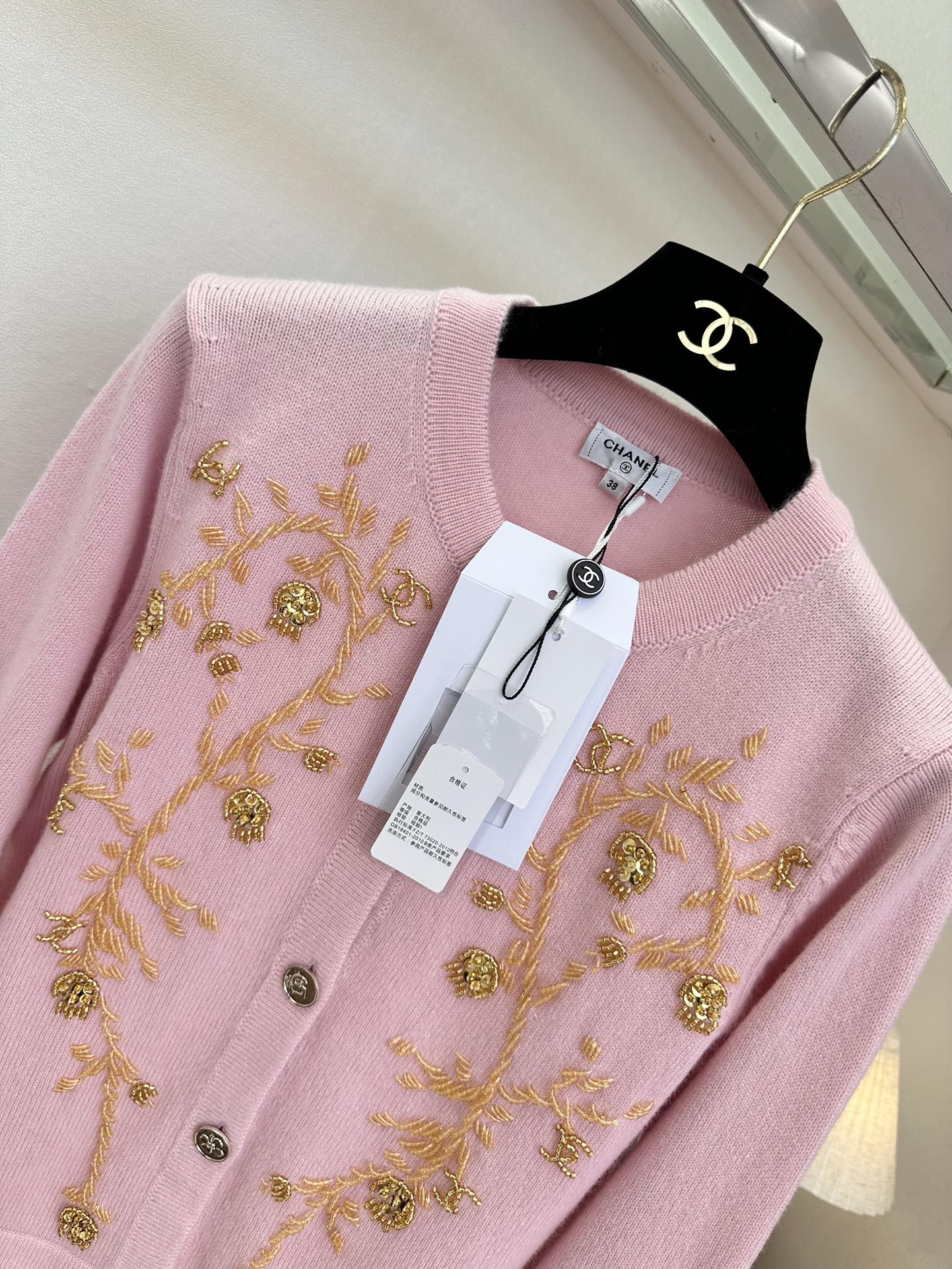 25 F 小香秋冬新品 重工艺手工订珠羊绒开衫²。●SIZE s m l ●