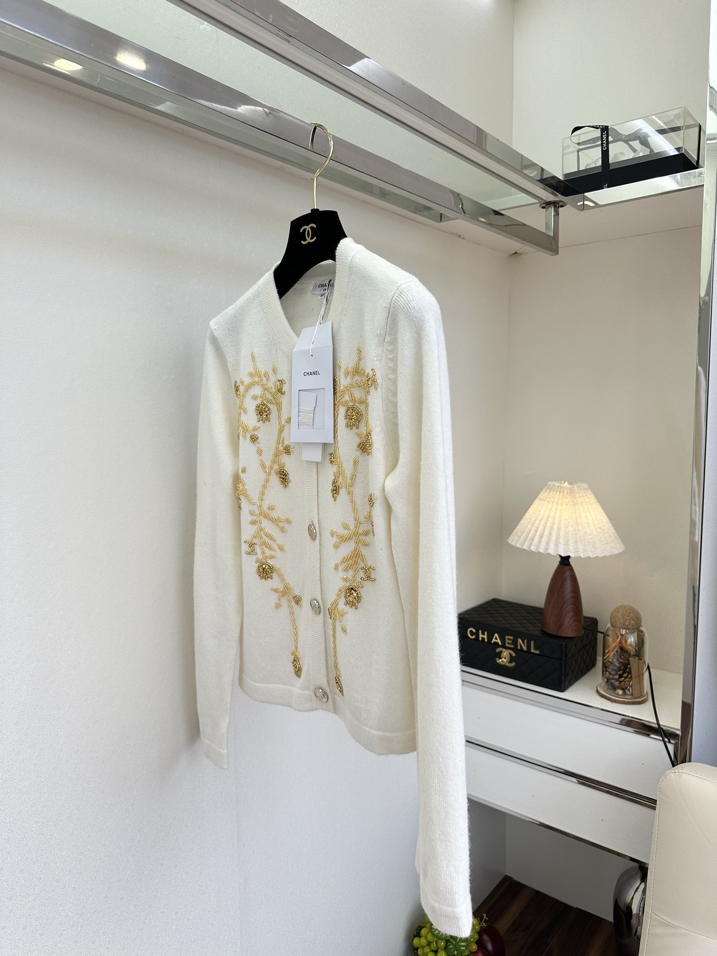 25 F 小香秋冬新品 重工艺手工订珠羊绒开衫²。●SIZE s m l ●